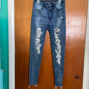 American eagles jeans size 2. Medium blue color.